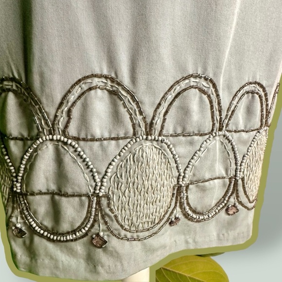 NWT Banana Republic Light Gray Ornate Beaded Bohemian Style Skirt Size 8 - Picture 11 of 14